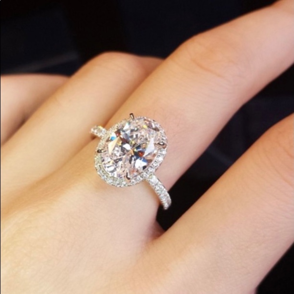 Beautiful 5.8 Carat Cocktail Ring
